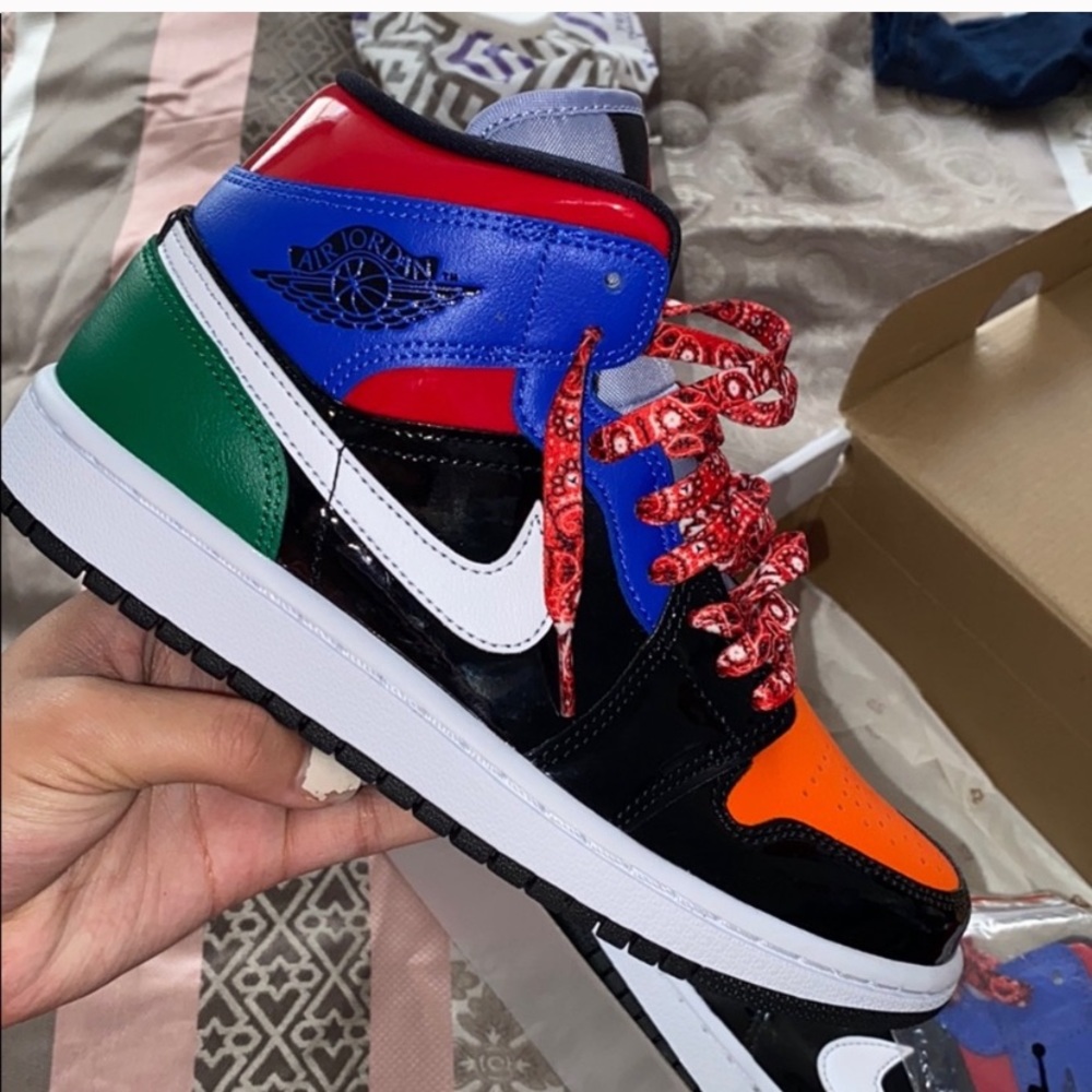 Jordan 1 multi patent size 7.5W/6Y